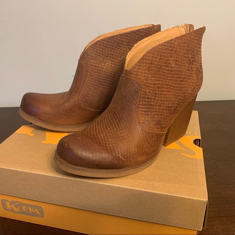 Korks Gemini Bootie Teak Snakeskin Never Worn NIB